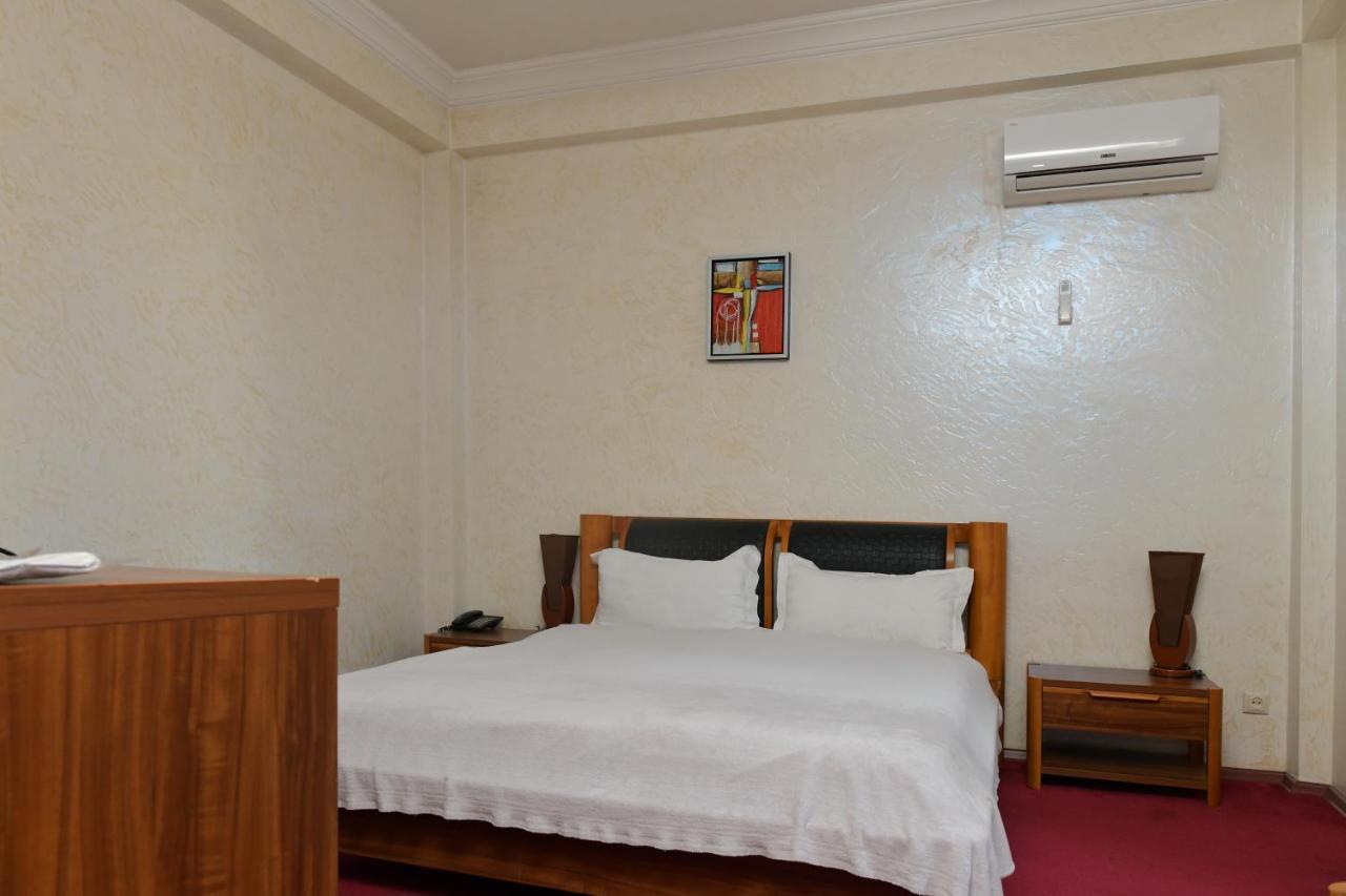 Antika Hotel Batumi Ngoại thất bức ảnh